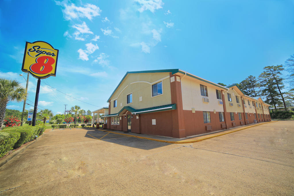 Super 8 By Wyndham Natchitoches Motel Exterior photo